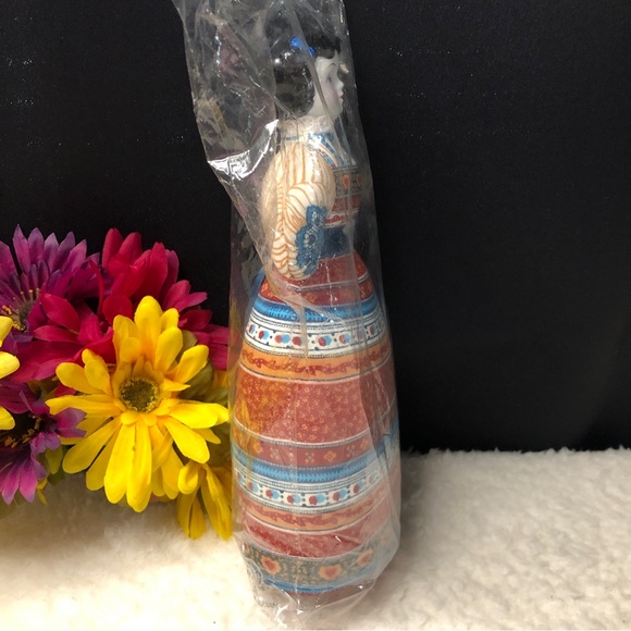 Vintage Avon American Heirloom Collection Porcelain Head Doll Mint Condition - Picture 3 of 8